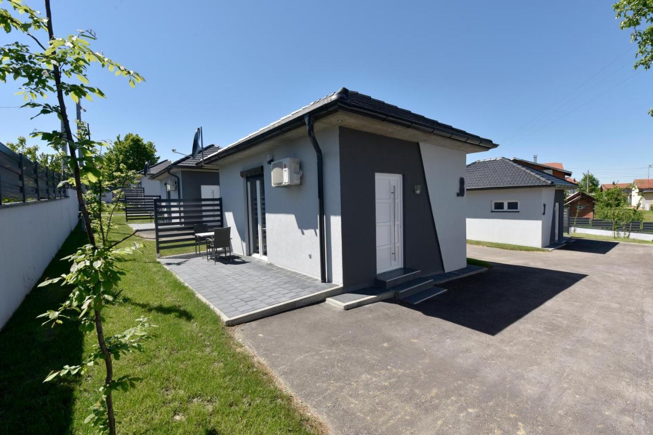 Apartmani I Bungalovi Trojka Banja Luka Extérieur photo